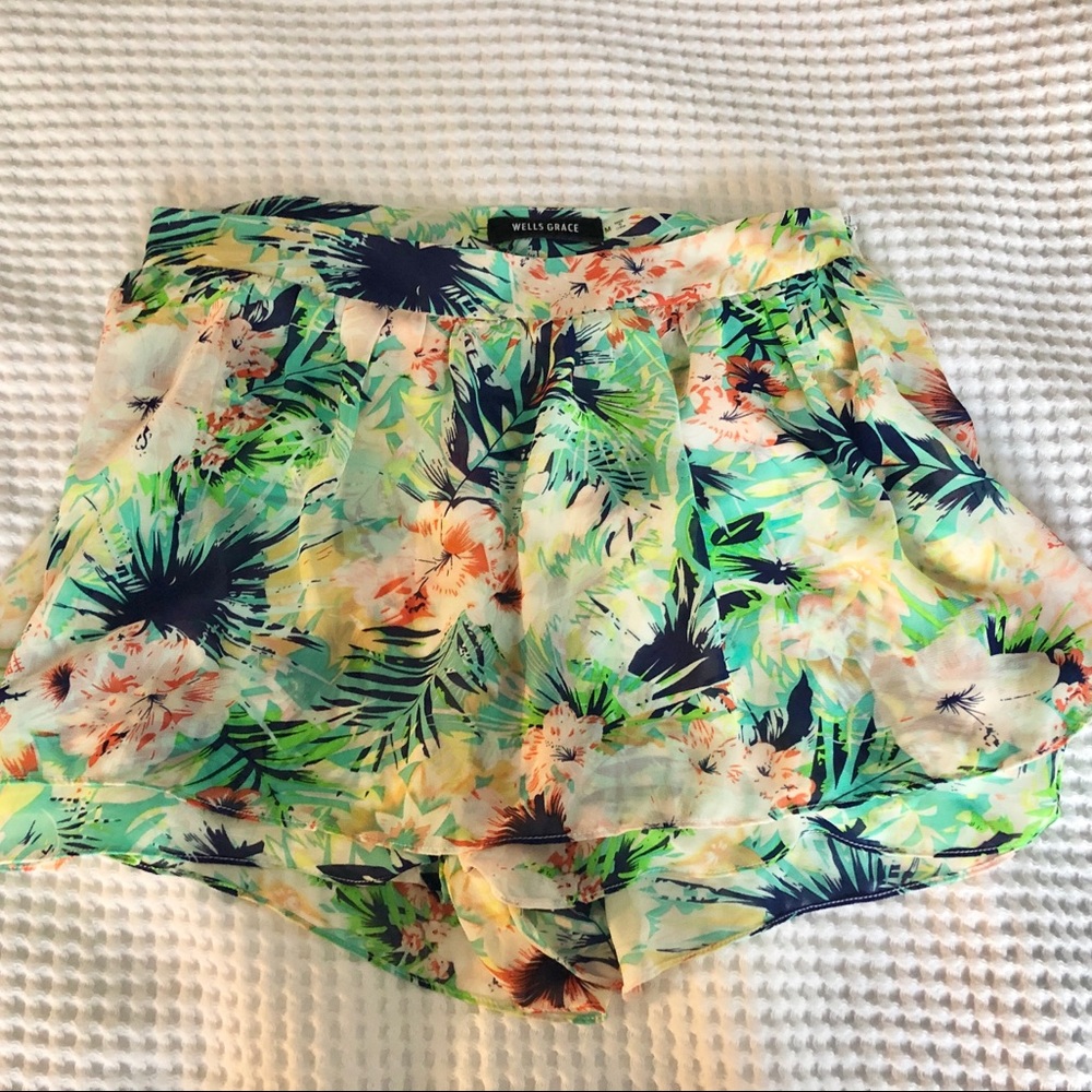 Floral print mini skirt, with built in shorts